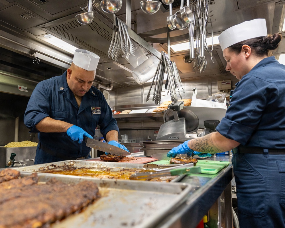 USS Mustin conducts galley operations