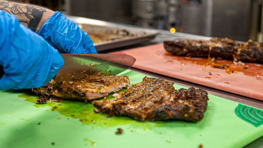 USS Mustin conducts galley operations