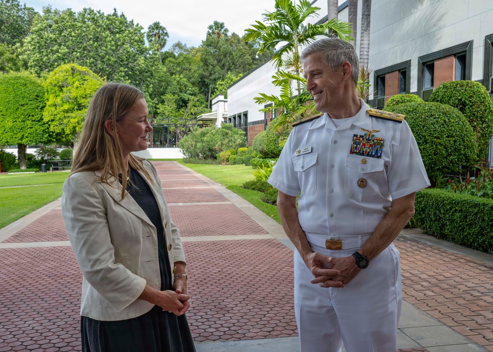 Commander, U.S. Pacific Fleet, Meets With U.S. Charge d'Affaires to Cambodia in Phnom Penh