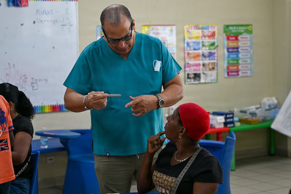 Joint Task Force-Bravo, Missouri Air National Guard and Panama’s Ministerio de Salud participate in a Medical Readiness Training Exercise