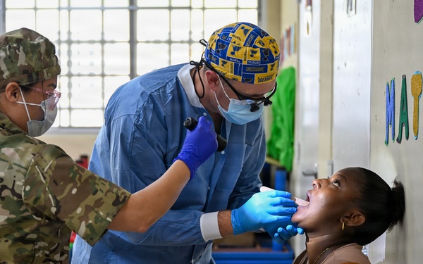 Joint Task Force-Bravo, Missouri Air National Guard and Panama’s Ministerio de Salud participate in a Medical Readiness Training Exercise