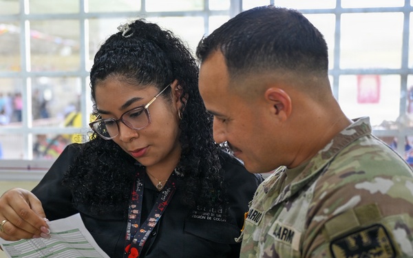 Joint Task Force-Bravo, Missouri Air National Guard and Panama’s Ministerio de Salud participate in a Medical Readiness Training Exercise
