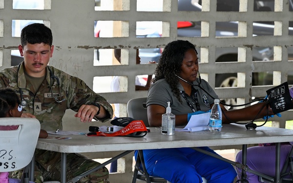 Joint Task Force-Bravo, Missouri Air National Guard and Panama’s Ministerio de Salud participate in a Medical Readiness Training Exercise