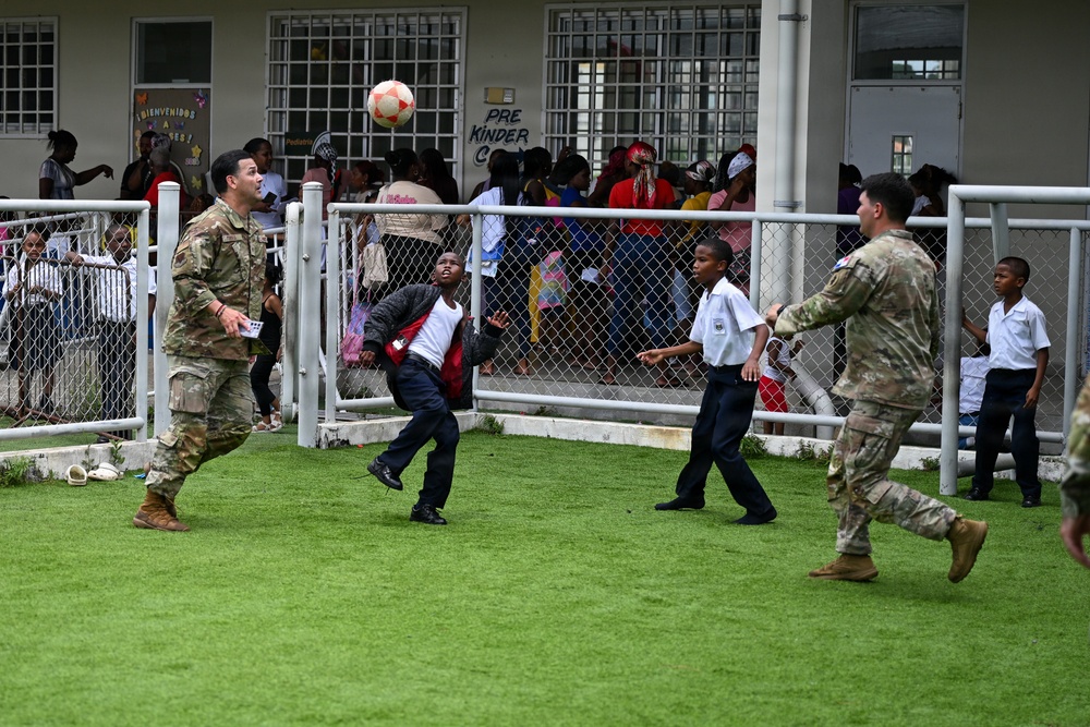 Joint Task Force-Bravo, Missouri Air National Guard and Panama’s Ministerio de Salud participate in a Medical Readiness Training Exercise
