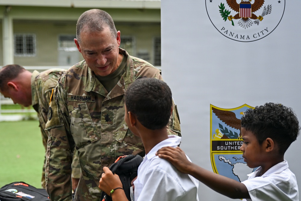 Joint Task Force-Bravo, Missouri Air National Guard and Panama’s Ministerio de Salud participate in a Medical Readiness Training Exercise