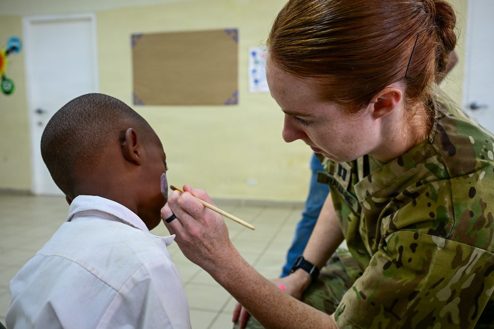 Joint Task Force-Bravo, Missouri Air National Guard and Panama’s Ministerio de Salud participate in a Medical Readiness Training Exercise