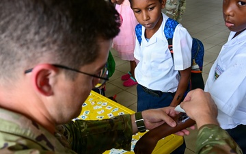 Joint Task Force-Bravo, Missouri Air National Guard and Panama’s Ministerio de Salud participate in a Medical Readiness Training Exercise