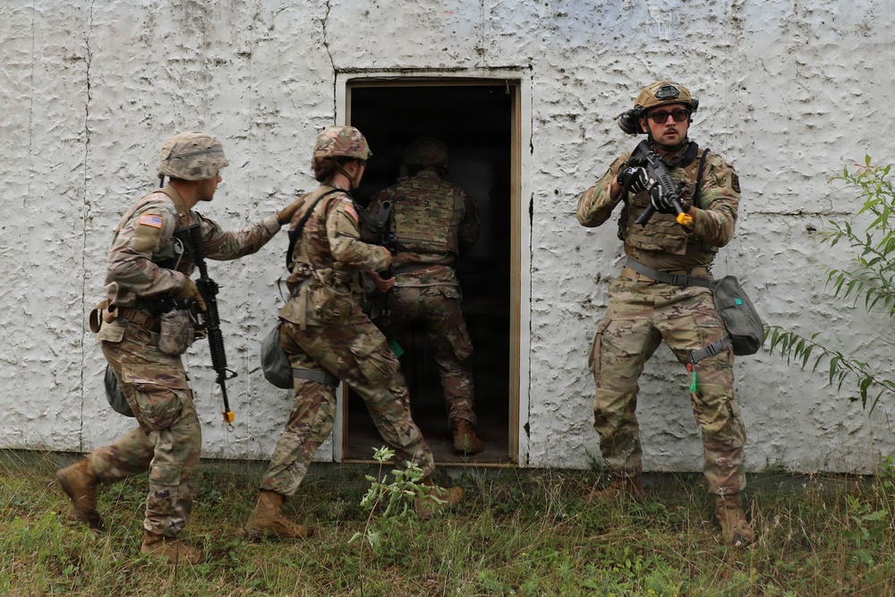 340th Military Police Company conducts cordon and search training during WAREX