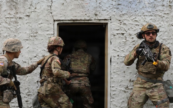 340th Military Police Company conducts cordon and search training during WAREX