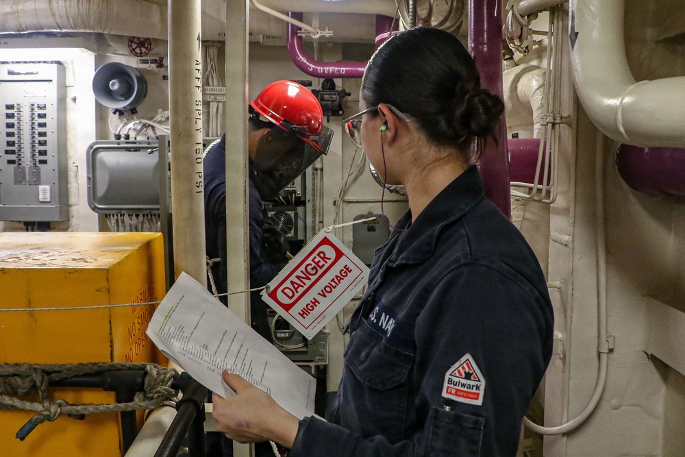 Frank E. Petersen Jr. Sailors Conduct Maintenance