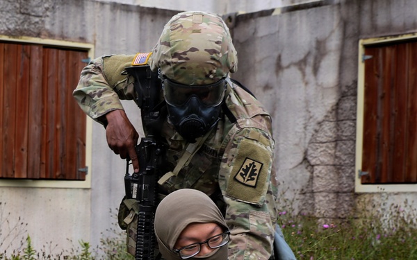 340th Military Police Company conducts cordon and search training during WAREX