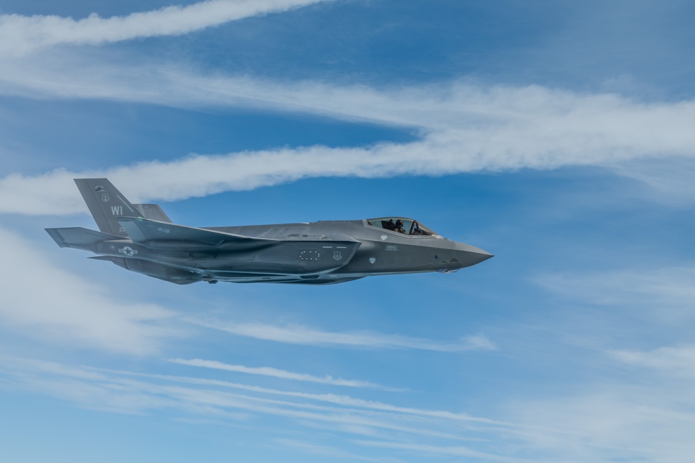 108th WG refuels 115th FW