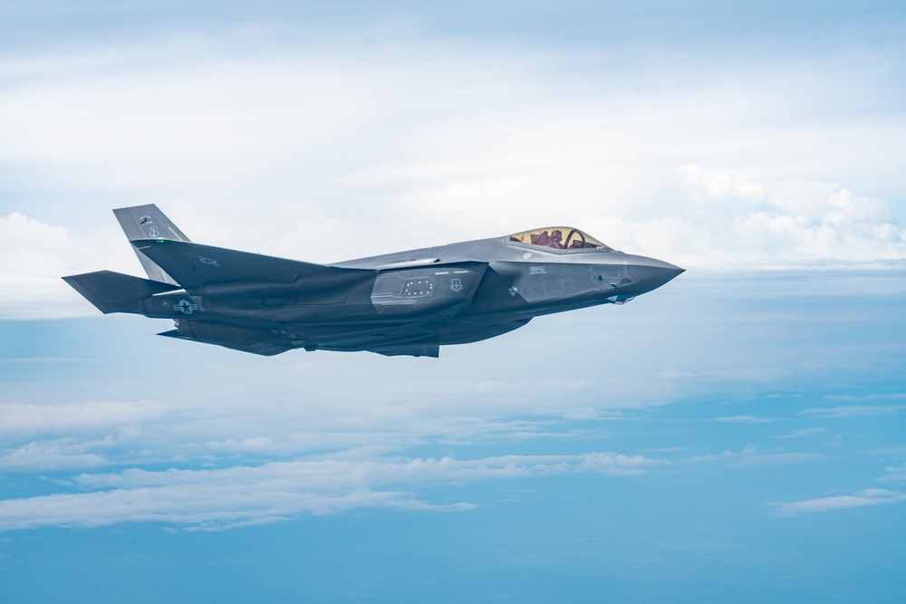 108th WG refuels 115th FW