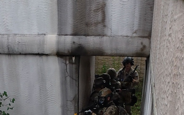340th Military Police Company conducts cordon and search training during WAREX