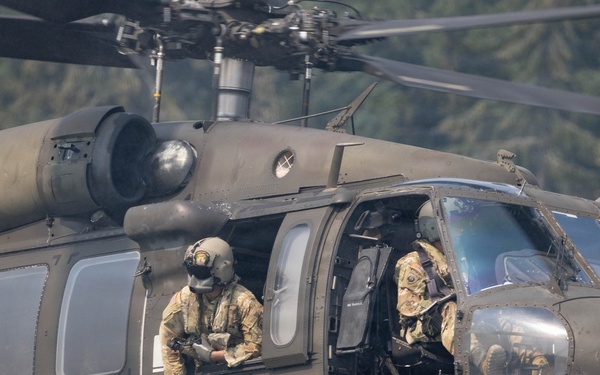 2-158th AHB Overwater Self-Recovery Training