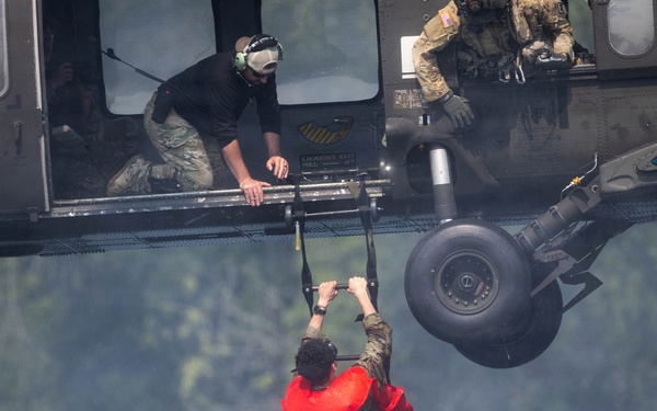 2-158th AHB Overwater Self-Recovery Training
