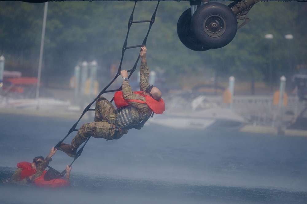2-158th AHB Overwater Self-Recovery Training