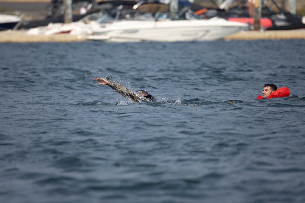 2-158th AHB Overwater Self-Recovery Training