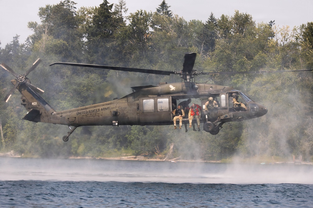 2-158th AHB Overwater Self-Recovery Training