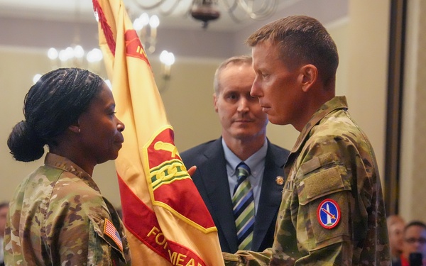 Gore relinquishes command of Fort Meade garrison