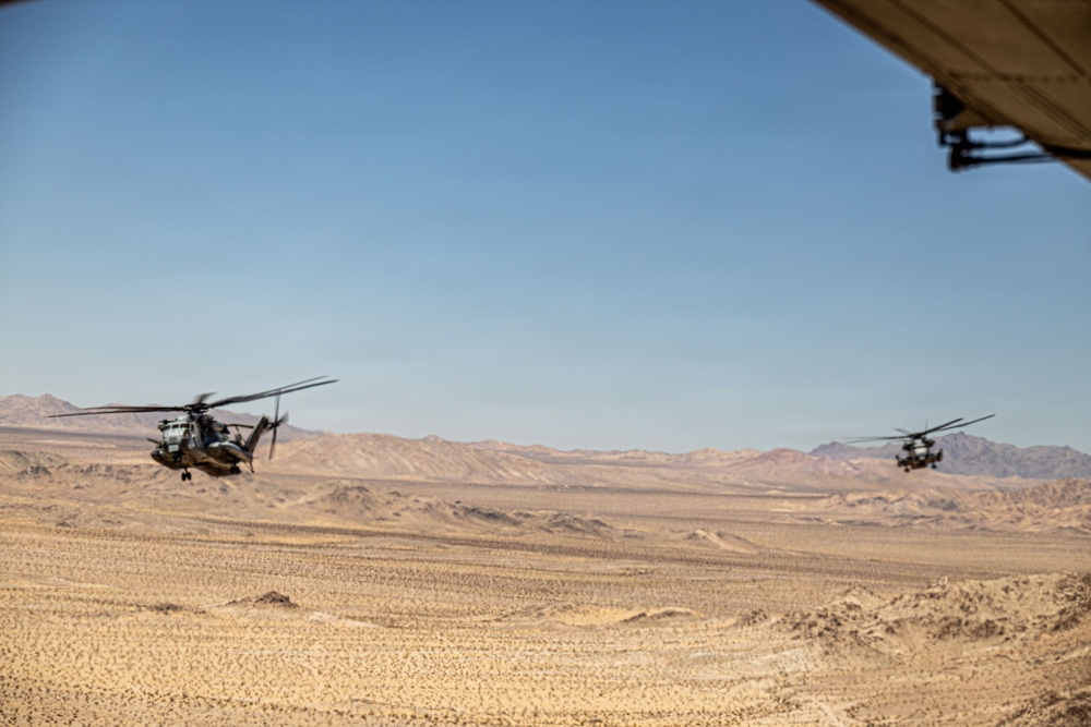 HMH-462 conducts rapid insertion during SLTE 4-26