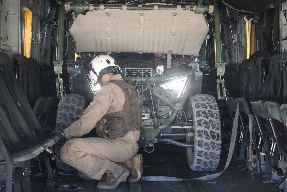 HMH-462 conducts rapid insertion during SLTE 4-26