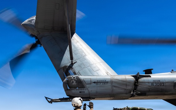 HMH-462 conducts rapid insertion during SLTE