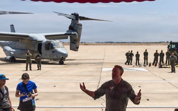 TOUCHDOWN!: LA Chargers visits MCAS Miramar
