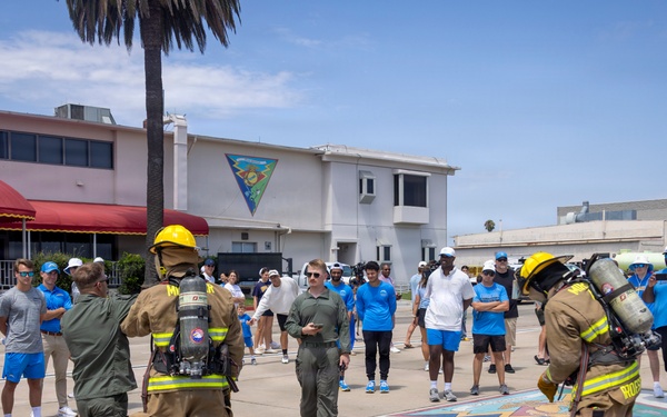TOUCHDOWN!: LA Chargers visits MCAS Miramar