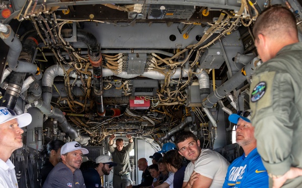 TOUCHDOWN!: LA Chargers visits MCAS Miramar