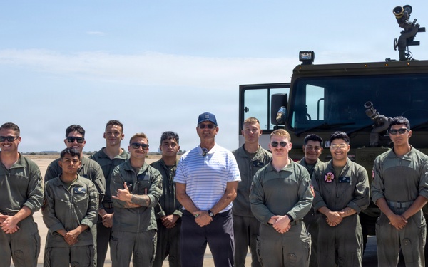 TOUCHDOWN!: LA Chargers visits MCAS Miramar