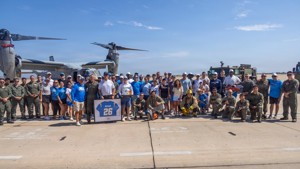TOUCHDOWN!: LA Chargers visits MCAS Miramar