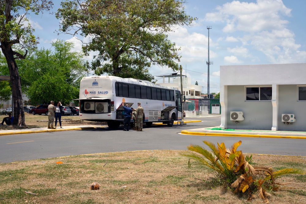 Rapid repairs, teamwork keep dental care moving during Amistad 2026