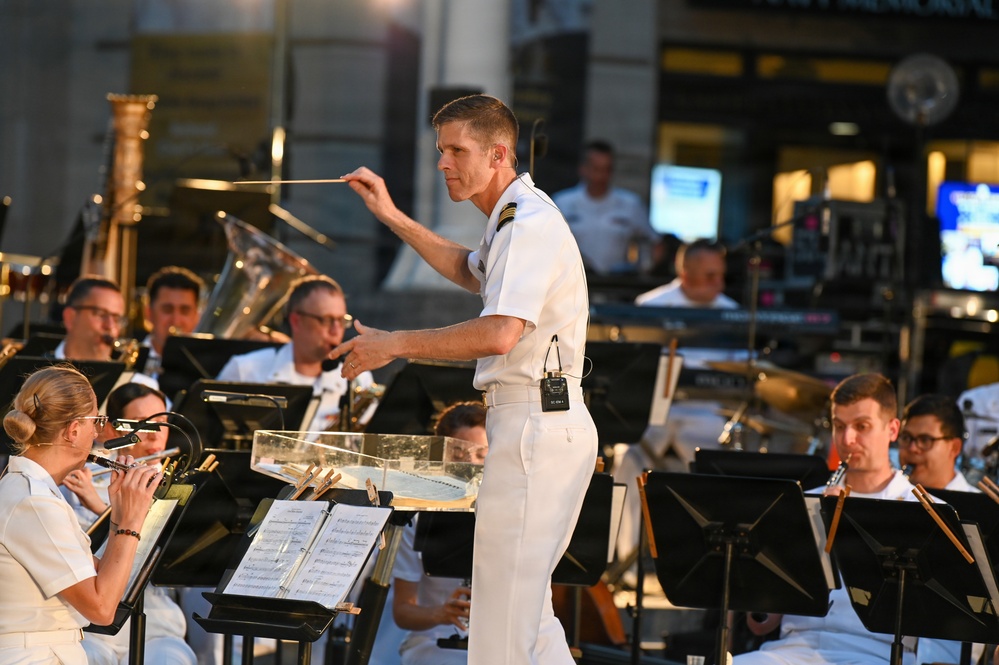U.S. Navy Band Performs the 6th Annual Concert on the Avenue