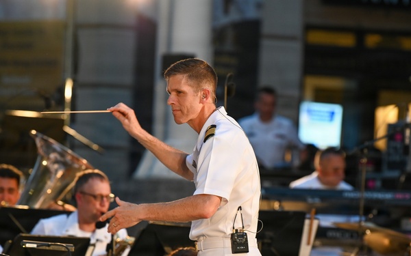 U.S. Navy Band Performs the 6th Annual Concert on the Avenue