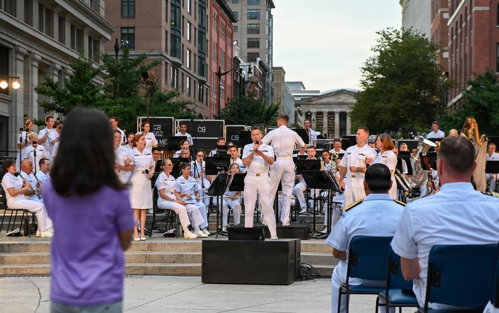 U.S. Navy Band Performs the 6th Annual Concert on the Avenue