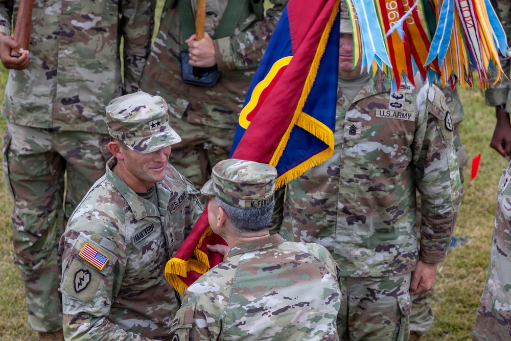 25th Infantry Division Welcomes VanAntwerp, Farewells West Point-Bound Bartholomees