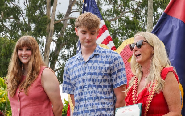 25th Infantry Division Honors Bartholomees Family During Farewell Awards Ceremony