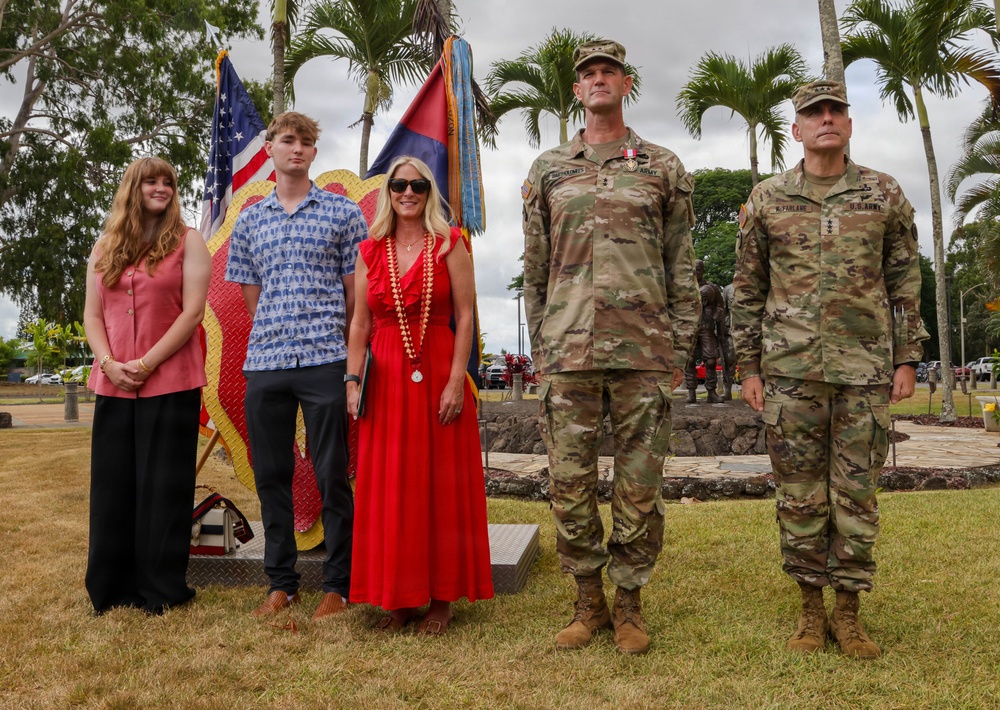 25th Infantry Division Honors Bartholomees Family During Farewell Awards Ceremony