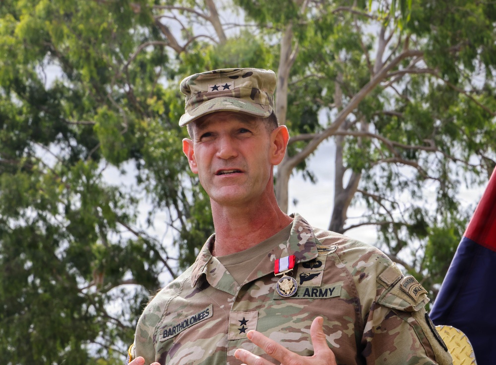25th Infantry Division Honors Bartholomees Family During Farewell Awards Ceremony