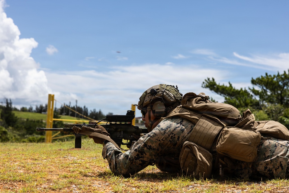 U.S. Marines with 12th LCT train with the SMASH 2000L Smart Optic