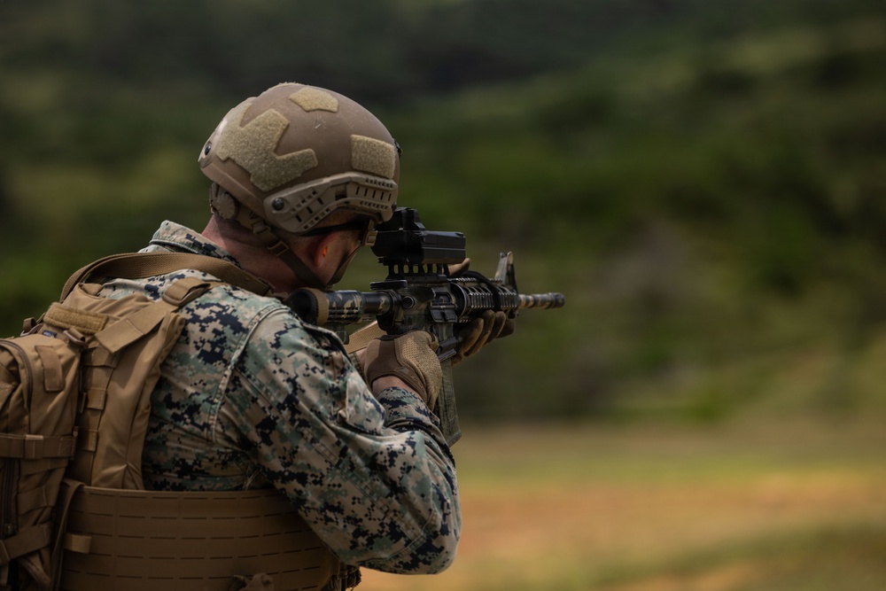 U.S. Marines with 12th LCT train with the SMASH 2000L Smart Optic