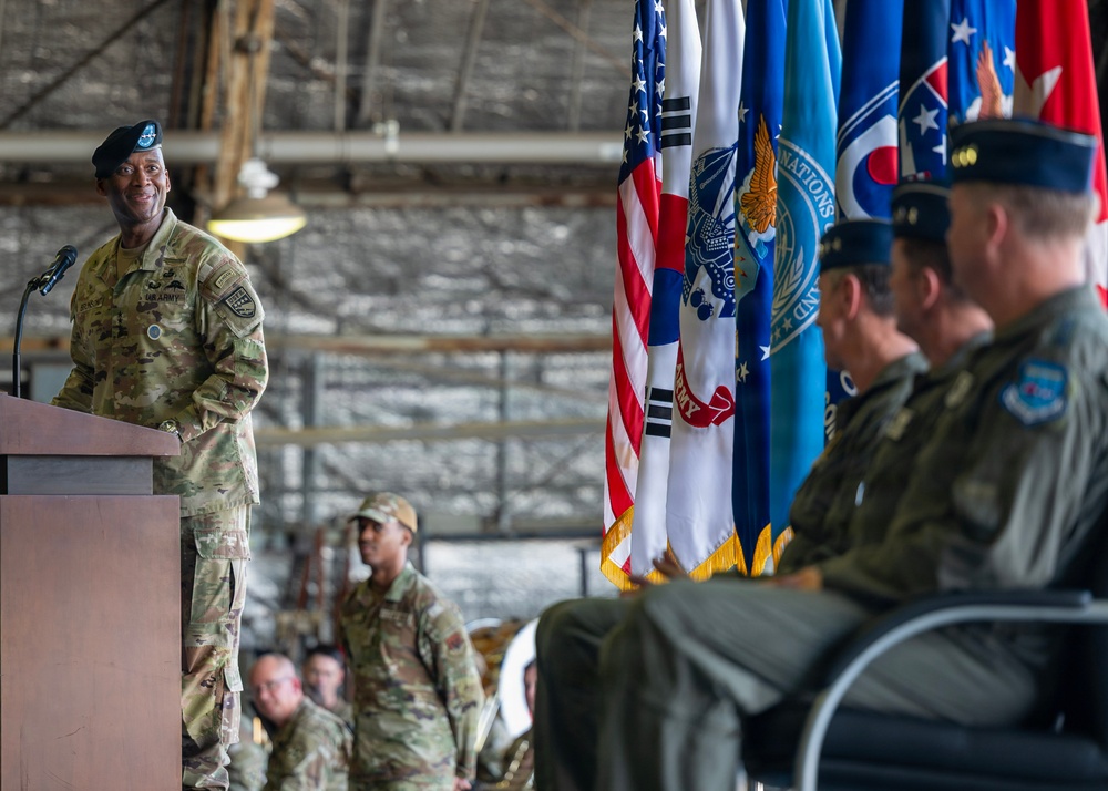 Seventh Air Force welcomes new commander