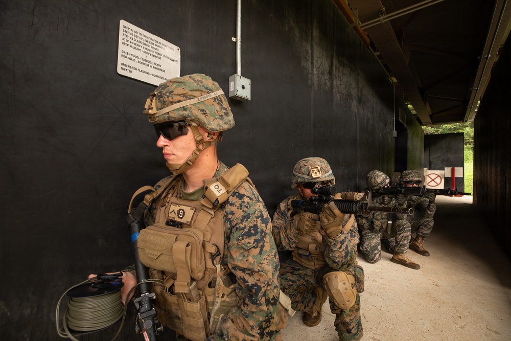 9th ESB Marines, Members of the ROK Marine Corps Conduct Bilateral Breaching