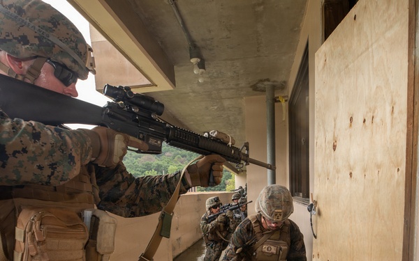 9th ESB Marines, Members of the ROK Marine Corps Conduct Bilateral Breaching
