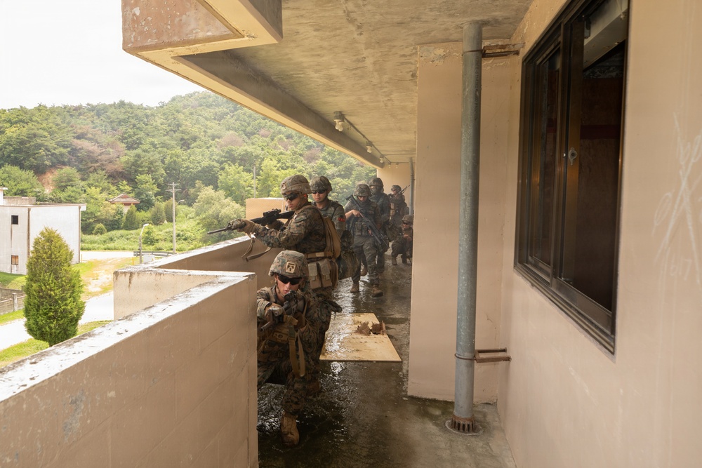 9th ESB Marines, Members of the ROK Marine Corps Conduct Bilateral Breaching