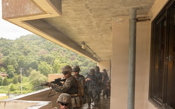 9th ESB Marines, Members of the ROK Marine Corps Conduct Bilateral Breaching