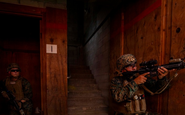 3rd Medical Battalion, 9th Engineer Support Battalion conduct urban breaching training with ROK Marines
