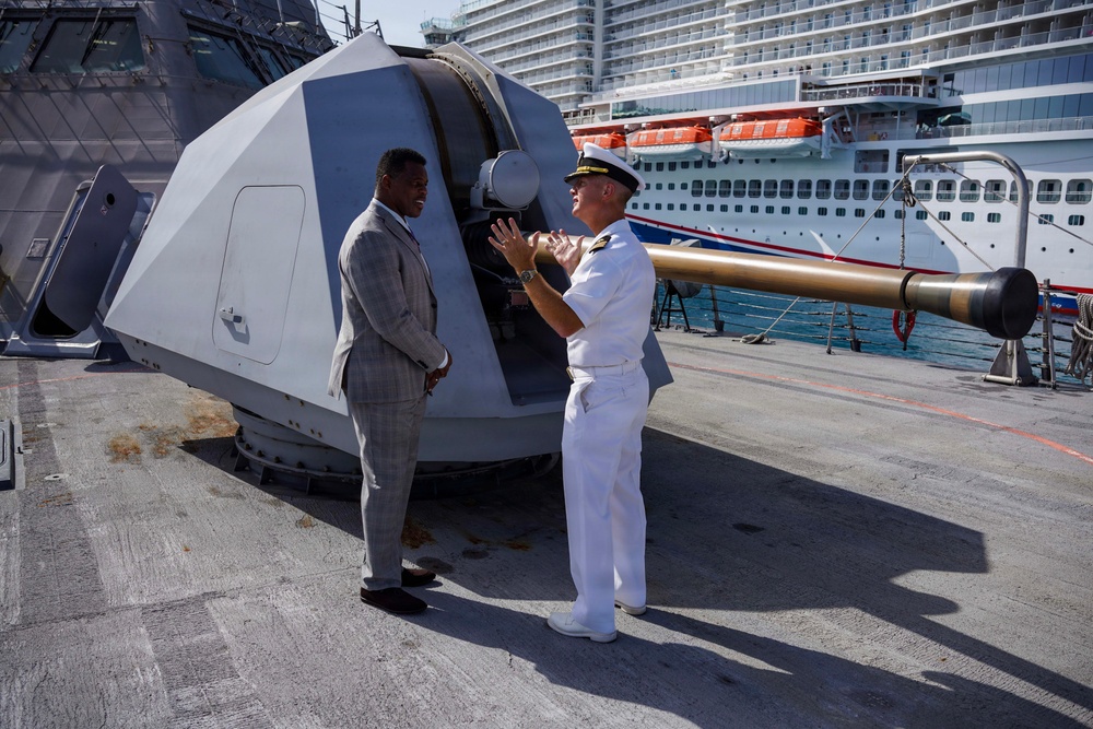Ambassador Herschel Walker, U.S. Ambassador to the Commonwealth of The Bahamas, Visits USS Cooperstown in Nassau, Bahamas.