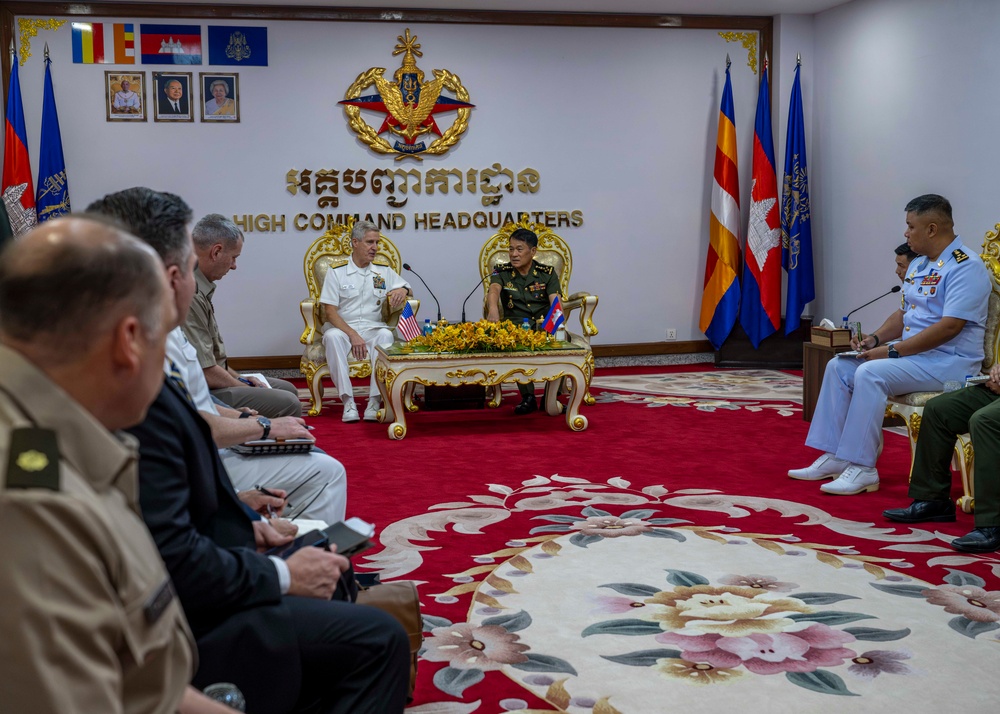 Commander, U.S. Pacific Fleet, Meets With Commander in Chief, Royal Cambodian Armed Forces, in Phnom Penh